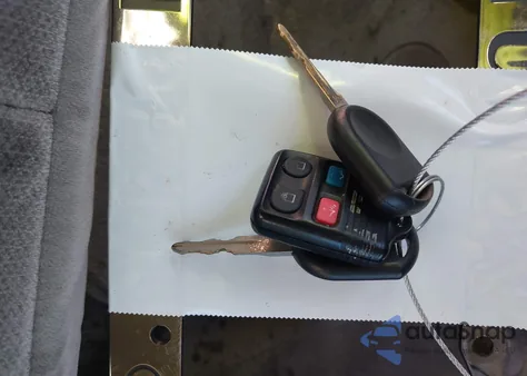 2006 Mercury Grand Marquis Gs z USA, uszkodzony, nr VIN 2MEFM74WX6X642353